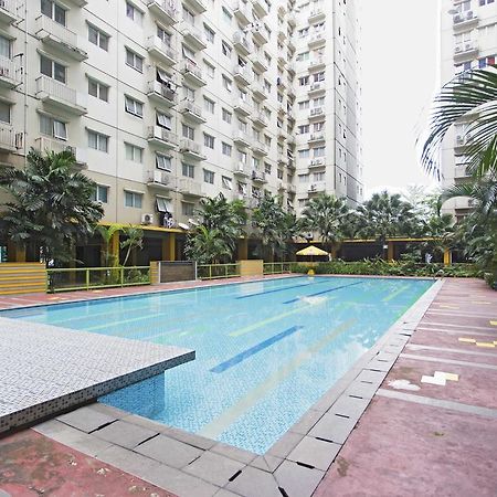 Reddoorz Apartment @ Pulo Gadung Giacarta Esterno foto