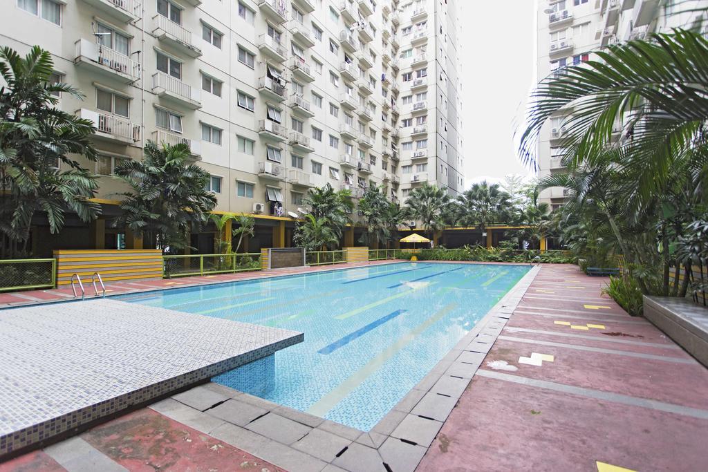 Reddoorz Apartment @ Pulo Gadung Giacarta Esterno foto